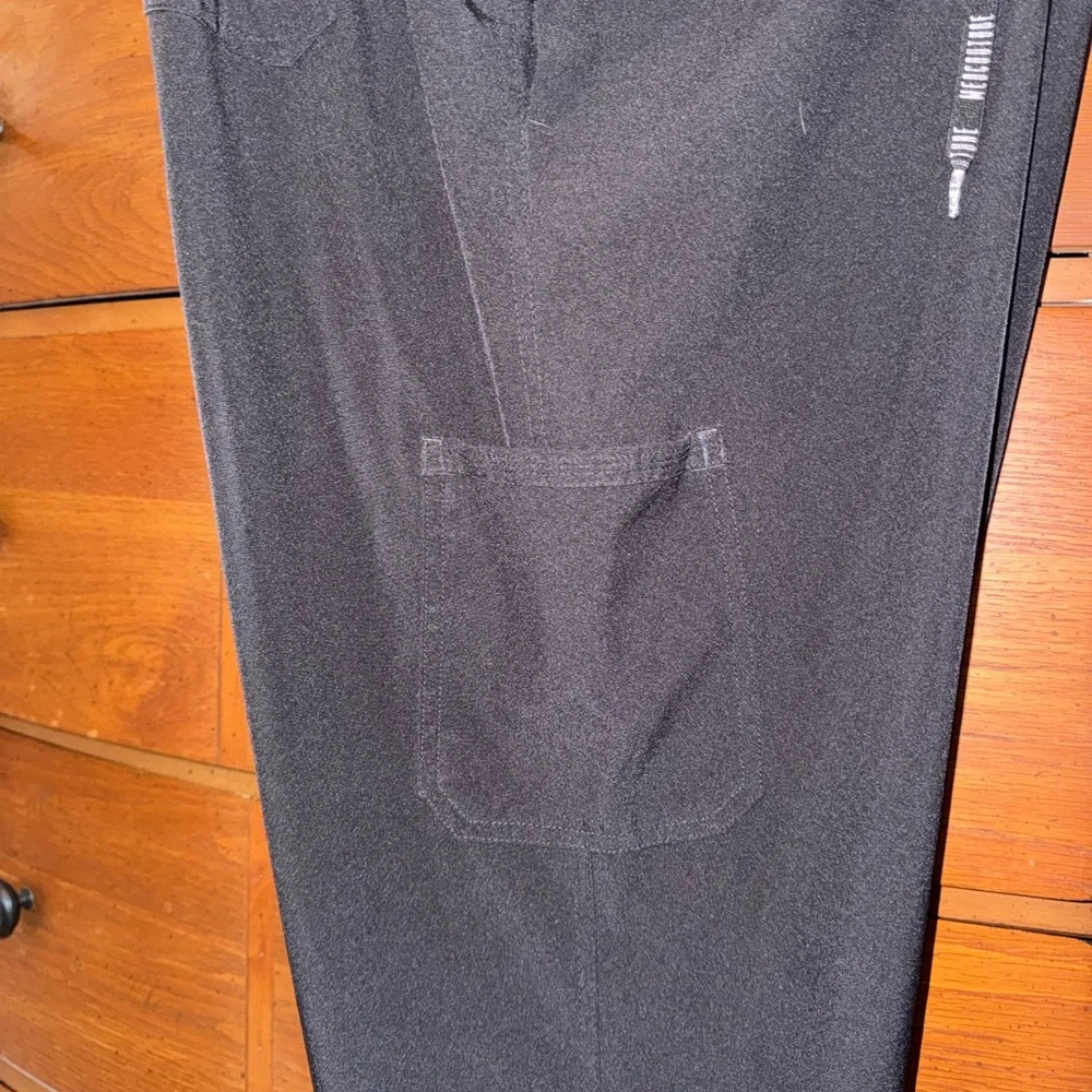 Med Couture Women’s Cargo Scrub Pants - Picture 6 of 8